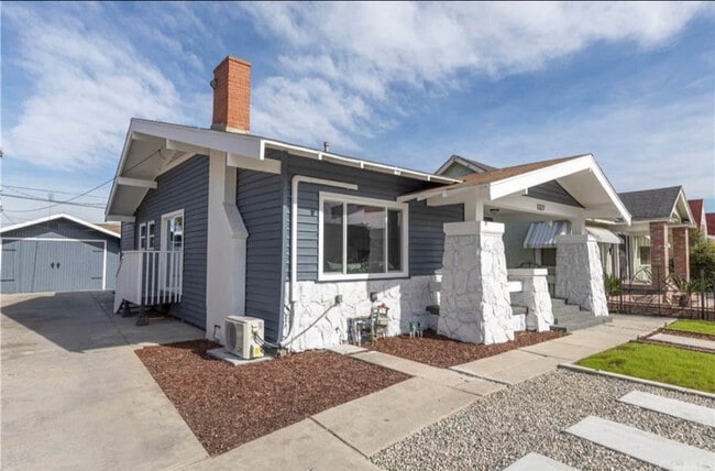 Photo - 1327 W 77th St Unidad 1327 W 77th St