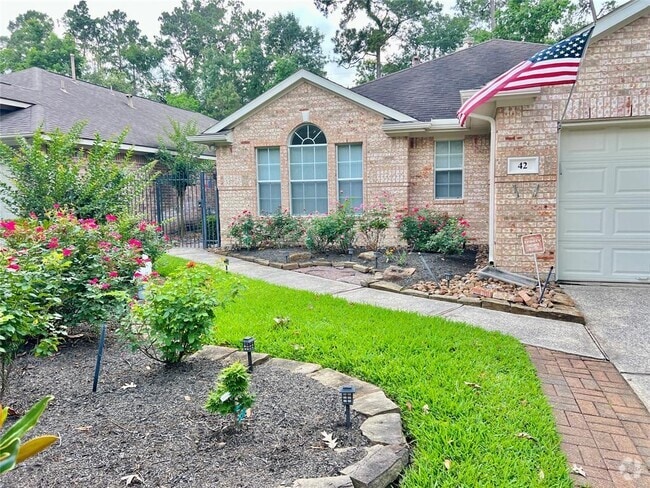 Building Photo - 42 W Foxbriar Forest Cir Rental