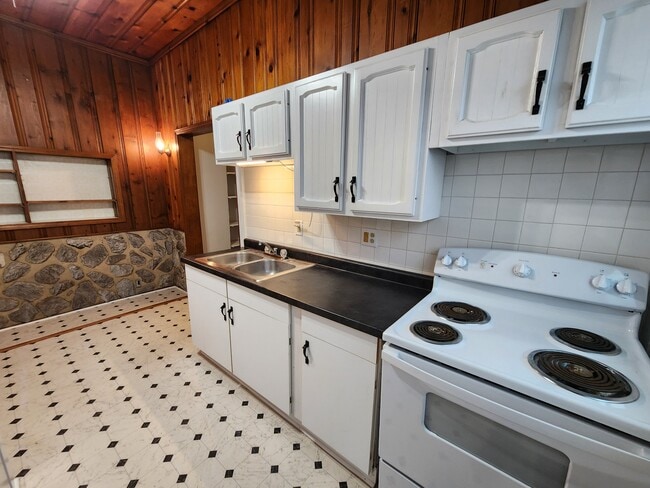 Photo - 210 E Lincoln Hwy Unit 2