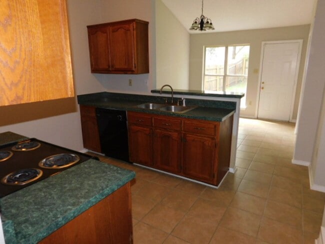 Photo - 1125 McGowan Dr