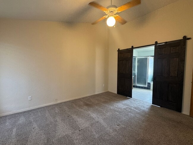 Photo - 3912 SW Parkridge Blvd