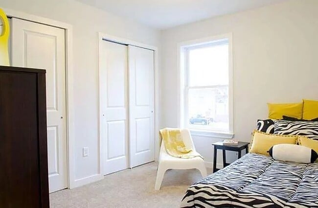 Photo - 2991 Livingston St