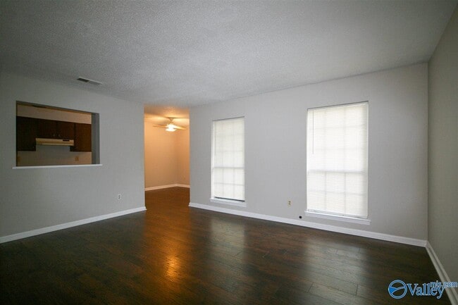 Photo - 104 Westscott Dr