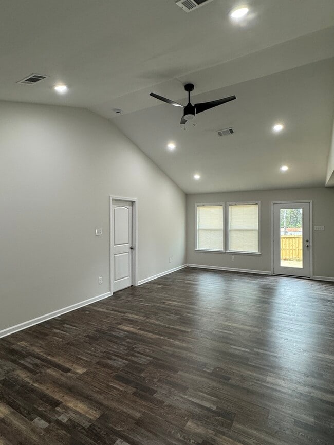 Photo - 20 Edward Dr