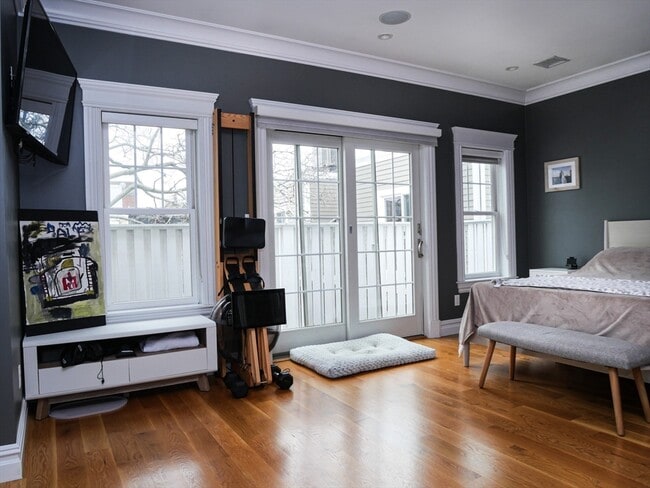 Photo - 161 Tudor St Unit 3