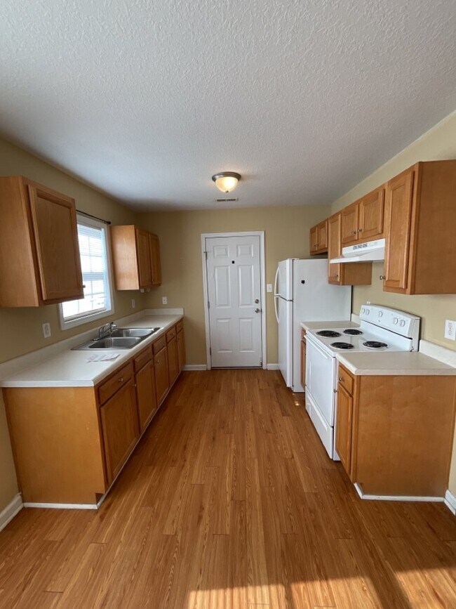 Photo - 206 Angus Ln
