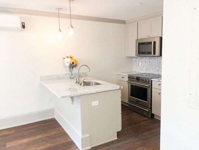 Photo - 1302 East Capitol St NE