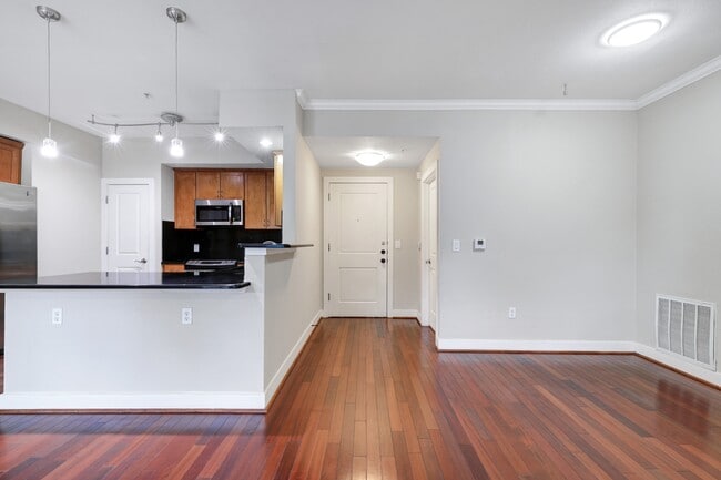 Photo - 7342 Oak Manor Dr