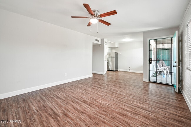 Photo - 1518 W Colter St Unit 28