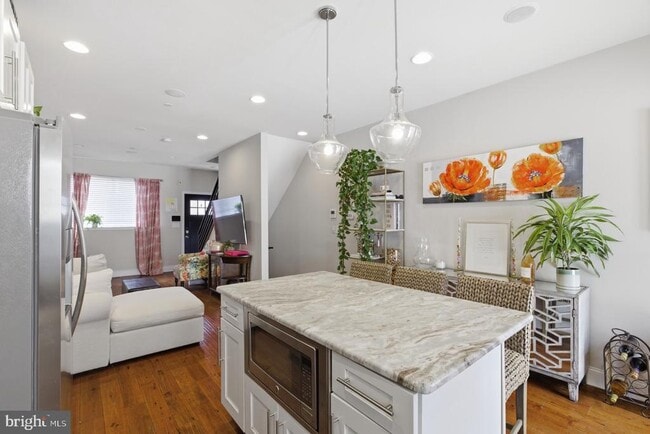Photo - 2249 Kimball St