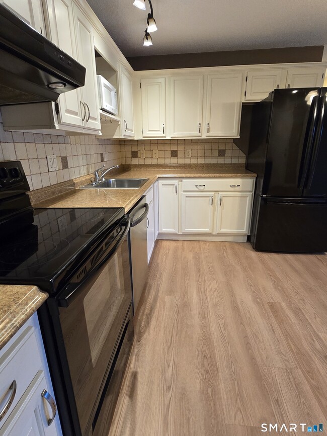 54 N Mountain Rd Unit 302