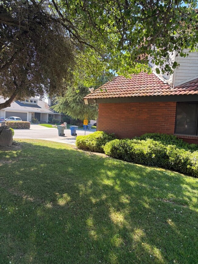 Photo - Exceptional 3 bedroom plus Loft or 4th bedroom