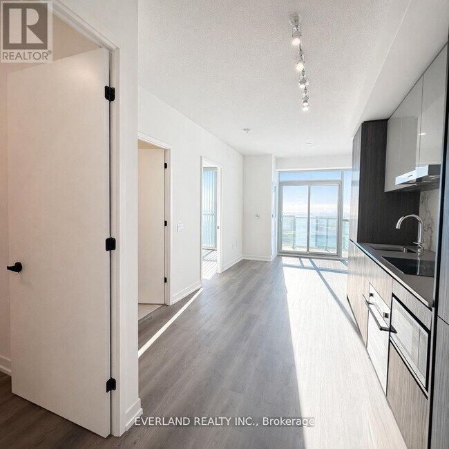 Photo - 8 Interchange Wy Unit 4610