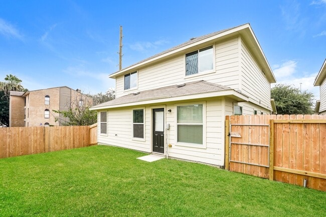 Building Photo - 13011 Baileys Run