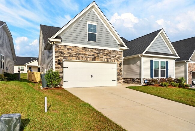 Photo - Like New 4BR Ranch with Modern Finishes & Prime Location in Elgin