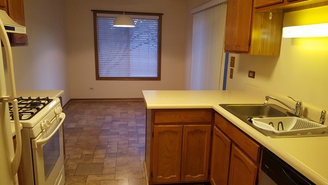 Photo - 1665 Commodore Ct Unit 8