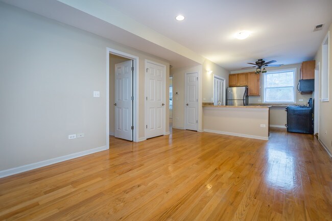 Photo - 4057-59 W. Melrose St.