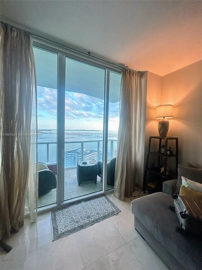 Photo - 218 SE 14th St Unit TS303