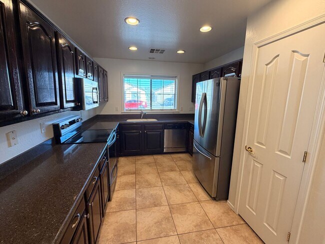 Photo - Spacious 3Bdm 2Ba Phoenix Home with *No Carpets* and *New Paint*