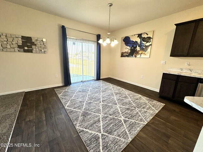 Photo - 2120 Province St