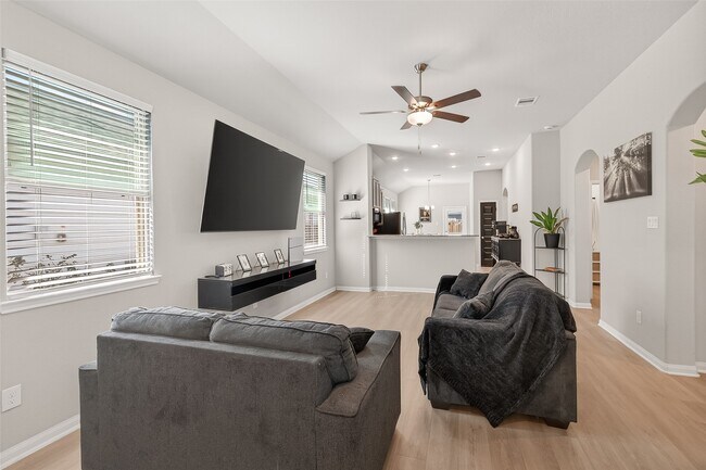 Photo - 8014 Barret Travis Ct