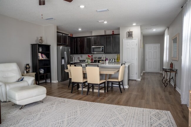 Photo - 75 Great Star Ct