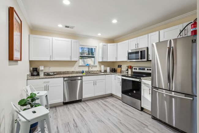 Photo - 1870 Waldrep Cir SE