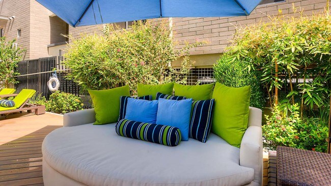 Photo - Level at Sixteenth