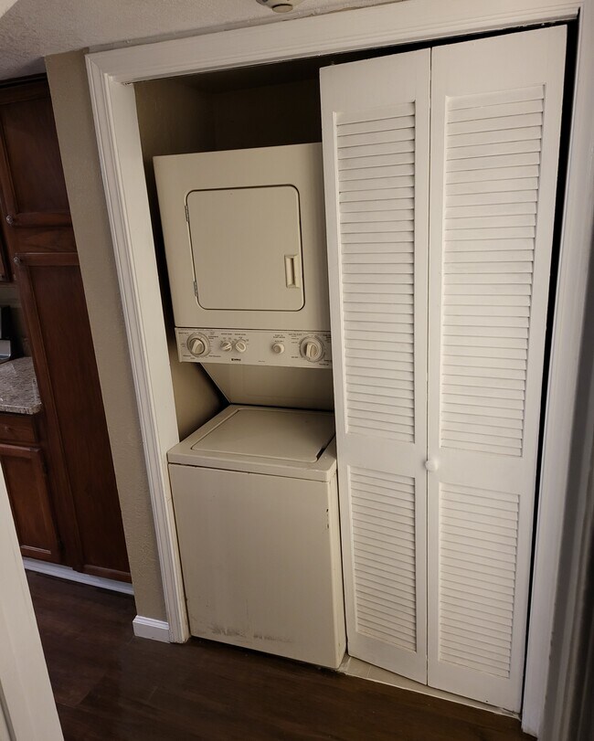 Photo - 2304 Balsam Dr