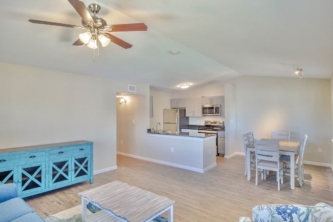 Photo - 240 Harmon Ave Unit 212