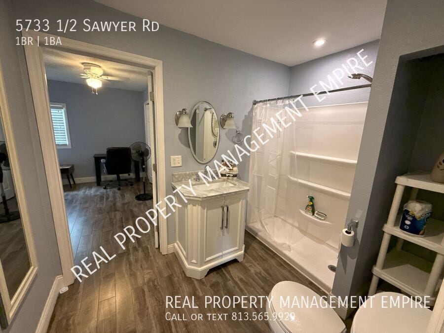 Photo - 5733 Sawyer Rd