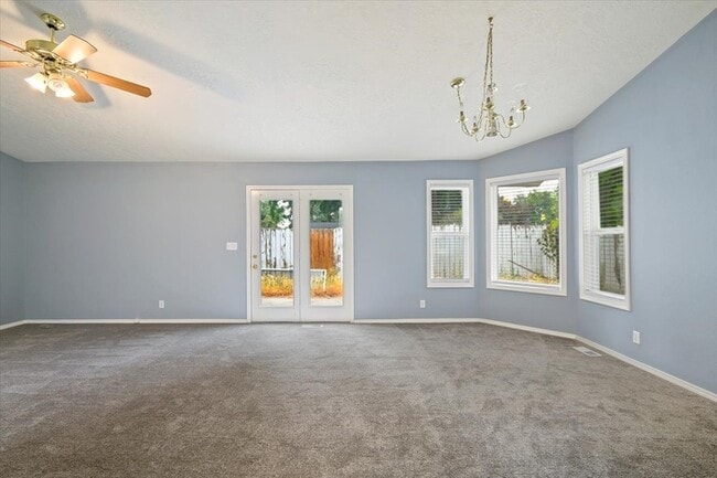 Photo - 636 W Richmond Ln