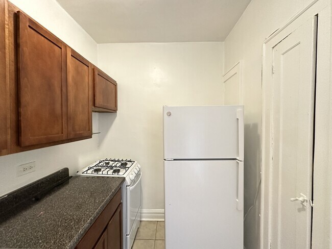 Photo - 4834 N Damen Ave Unidad 114