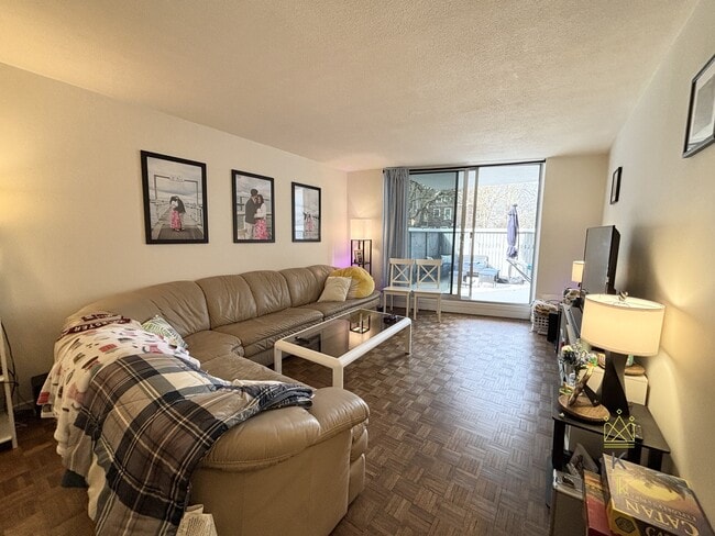 Building Photo - 19 Winchester St Unit 102