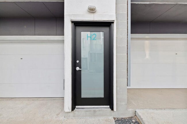 4801 S Congress Ave Unit H2