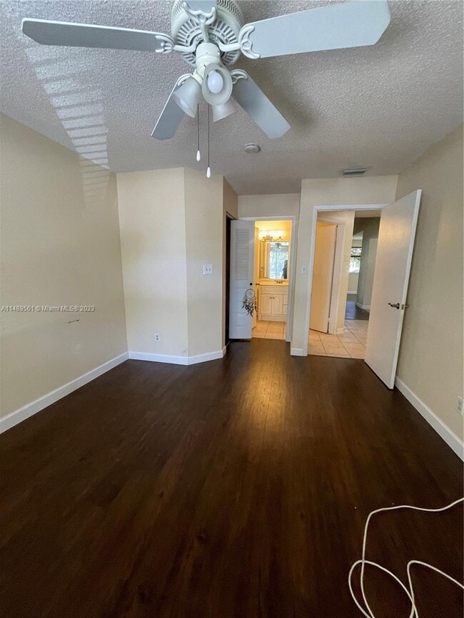 Photo - 906 Coral Club Dr Unit 906