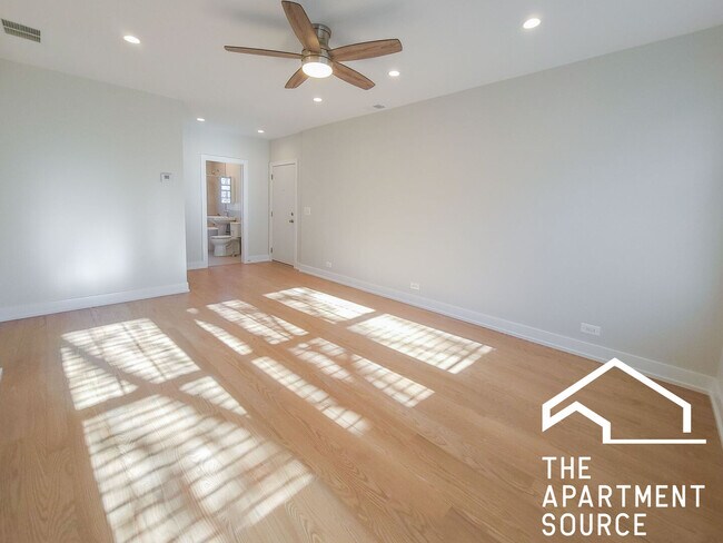 Photo - 2020 W Ainslie St Unit 1