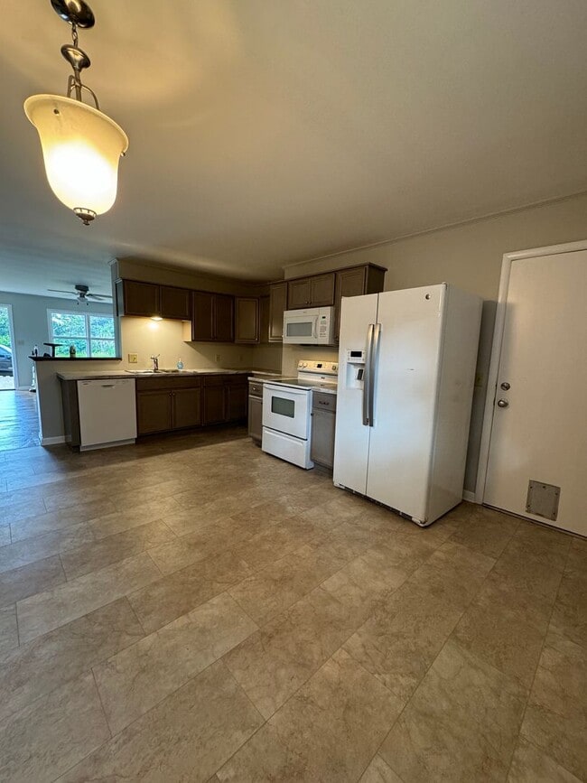 Photo - Hampton Dr Unit 102