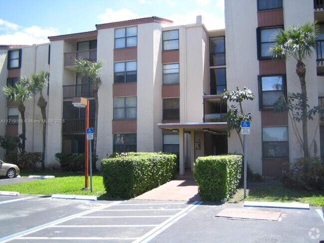 Building Photo - 14525 N Kendall Dr Unit J-408 Rental