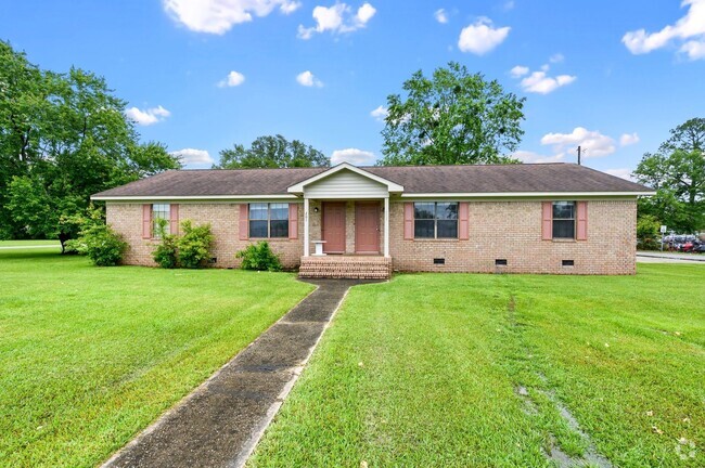 Building Photo - 203 S Cypress St Rental