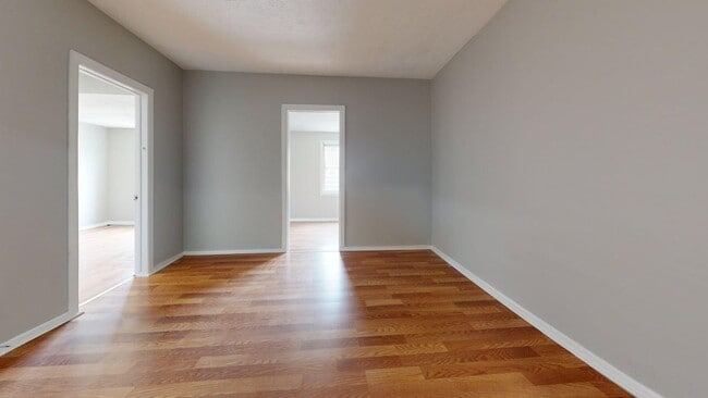 Photo - 888 Rondel Rd