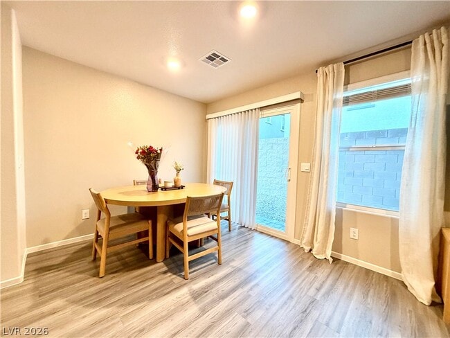 Photo - 6086 Lily Gdn St