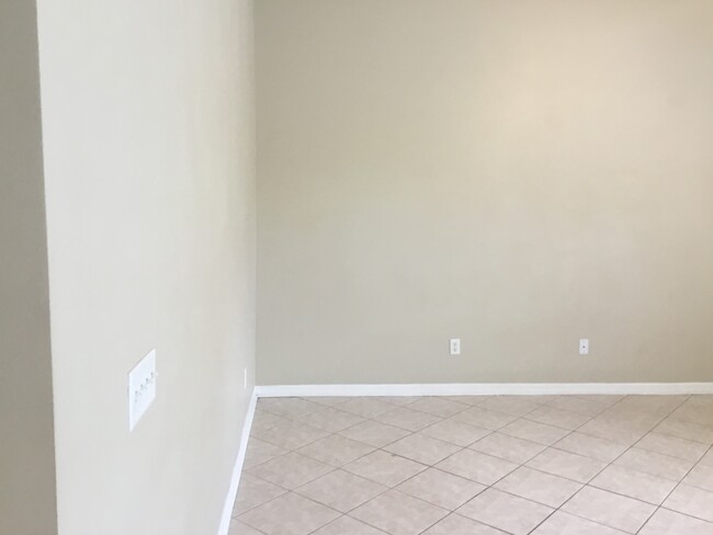 7902 Camden Woods Dr
