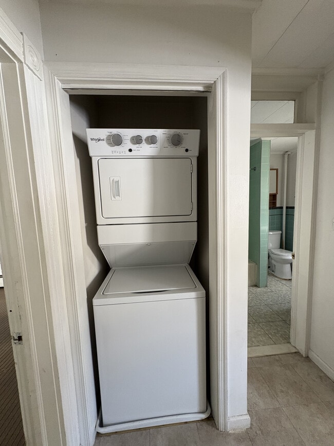 Washer & Dryer - 133 Monroe St Unit C