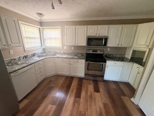 Photo - 2185 Belmont Dr