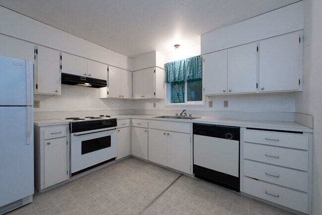 Building Photo - 1916 Rucker Ave Unit B