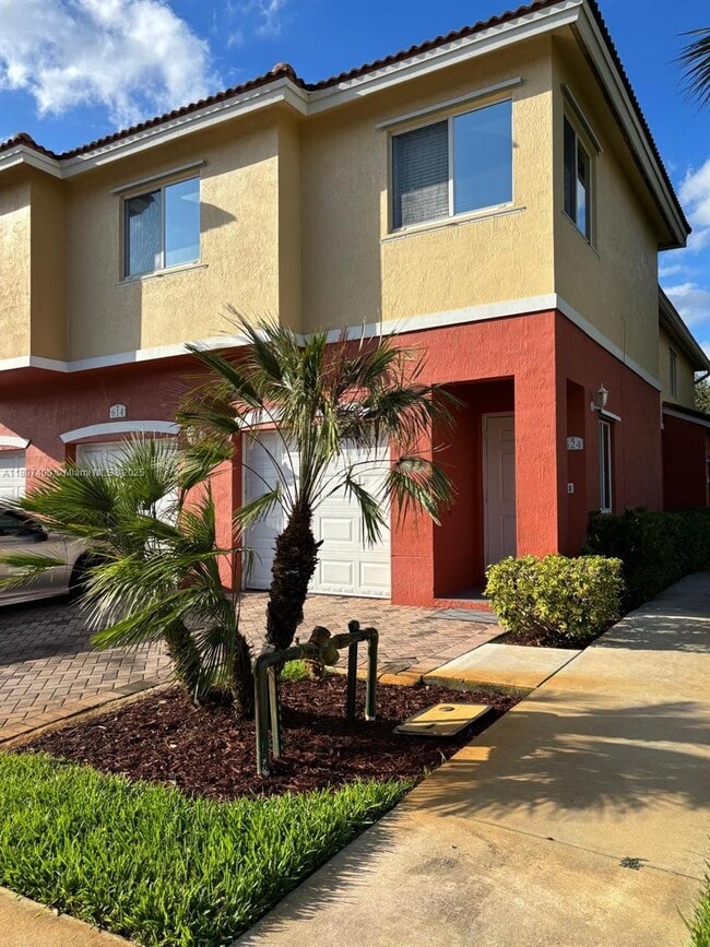 Building Photo - 3310 Palomino Dr