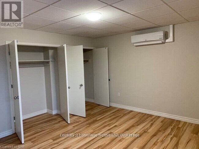 Photo - 238 Bertie St