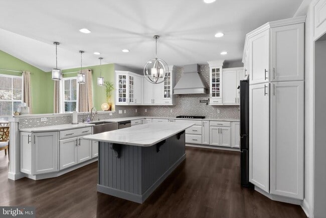 Photo - 129 Meridian Blvd