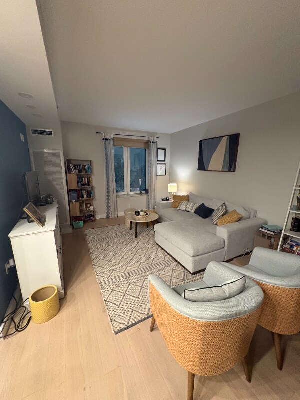 Photo - 932 Broadway Unit 204